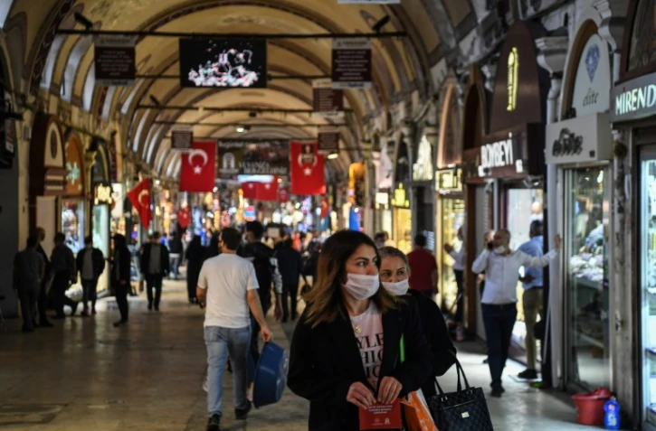 Réouverture au public du Grand Bazar d'Istanbul, le 1er juin 2020 en Turquie