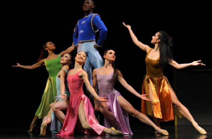 Les danseurs de la Martha Graham Company interprètent une scène de «Every Soul is a Circus», un ballet comique lors d'une répétition générale, le 13 mars 2012 au Joyce Theatre, à New-York.