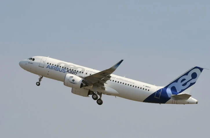Un A320neo au décollage, à l'occasion de son premier vol d'essai, le 25 septembre 2014 à Blagnac, près de Toulouse
