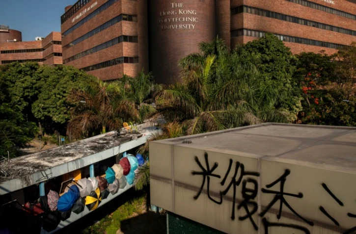Vue de l'université polytechnique de Hong Kong où des manifestants pro-démocratie sont toujours retranchés, le 21 novembre 2019