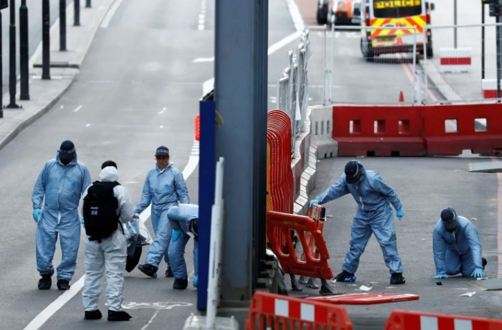 Des équipes de la police scientifique sur le London Bridge, le 4 juin 2017