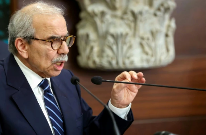 Image fournie par la présidence libanaise du Premier ministre libanais Nawaf Salam devant la presse à Baabda, près de Beyrouth, le 5 août 2025