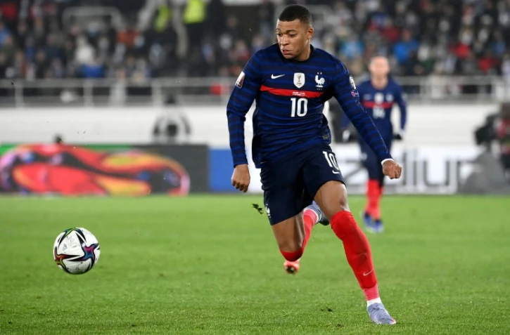 Kylian Mbappé avec l'équipe de France contre la Finlande en qualifications du Mondial, le 16 novembre 2021 à Helsinki