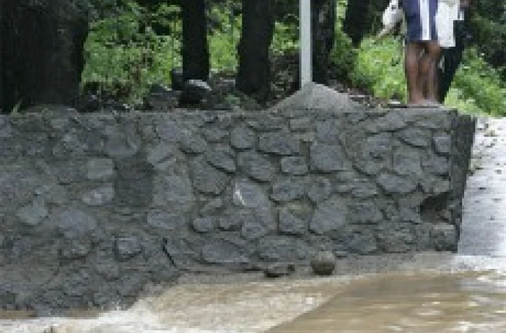 Mercredi 30 janvier 2008 -

De fortes pluies continuent de s'abattre sur La Réunion