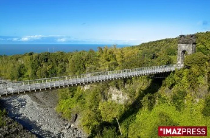 Le pont de la rivière de l'Est  - Photo Yann Guichaoua