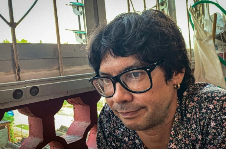 L'opposant cubain Yunior Garcia, lors d'un entretien avec l'AFP à son domicile du quartier de San Angustin à La Havane, le 12 novembre 