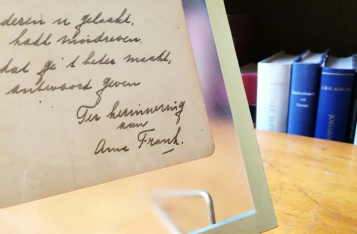 Un poème d'Anne Frank à la maison de ventes Bubb Kuyper, le 21 novembre 2016 à Haarlem, aux Pays-Bas