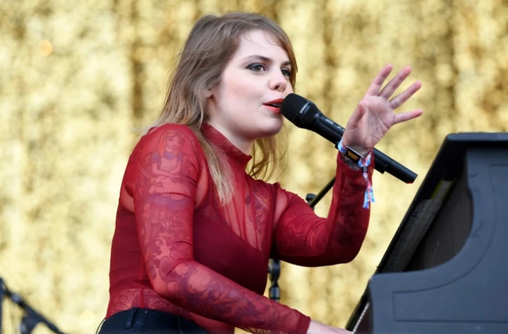 Coeur de Pirate au festival Les Vieilles Charrues en juillet 2018
