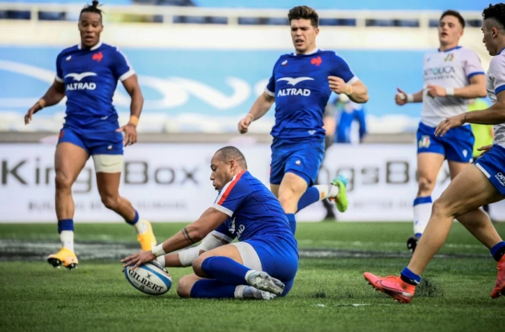 Le centre français Gaël Fickou inscrit un essai contre l'Italie, le 6 février 2021 à Rome