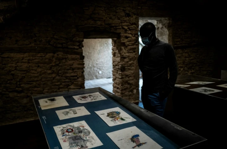 Exposition d'?uvres attribuées à Basquiat, dans la galerie Volcano à Nuits-Saint-Georges (Côte d'Or), le 7 octobre 2020