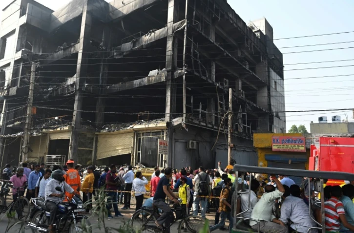 L'incendie d'un bâtiment commercial a fait au moins 27 morts, le 14 mai 2022 à New Delhi