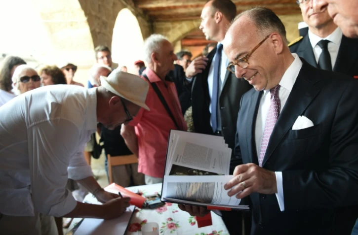 Le ministre de l'Intérieur Bernard Cazeneuve à Marciac le 29 juillet 2016. "Nous ne pouvons gagner cette guerre que si nous restons ensemble confiants, unis et soudés", a-t-il exhorté