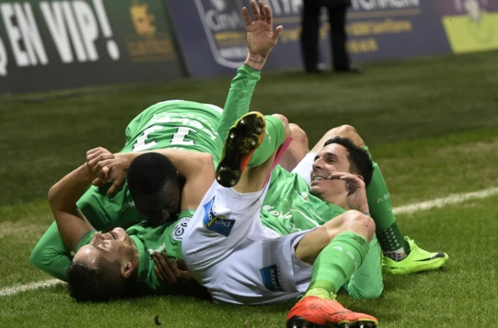 La joie des joueurs de Saint-Etienne après le but de Romain Hamouma face à Lyon, le 5 février 2017 à Geoffroy Guichard 