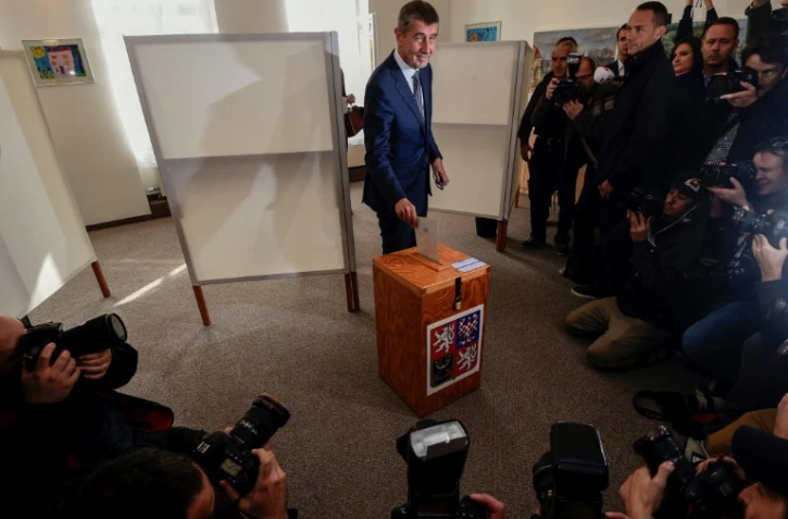 Le milliardaire Andrej Babis vote à Pruhonice, le 20 octobre 2017 en République Tchèque