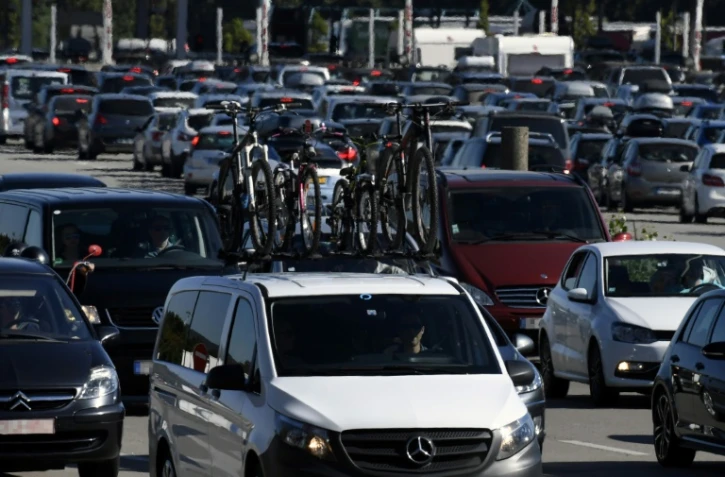 Embouteillage sur l'autoroute A7 près de Vienne, en Isère, le 13 août 2016