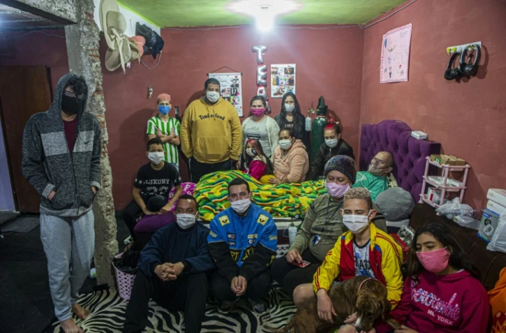 Les membres de la famille Hernández dans leur maison à Lima, le 25 juin 2020
