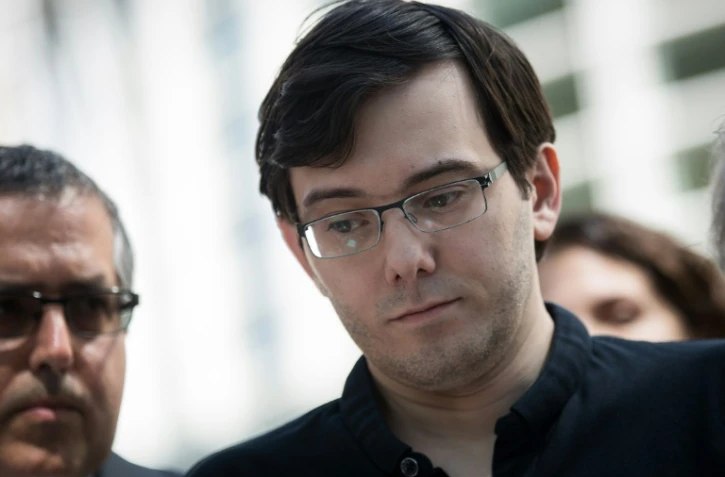 L'ex-dirigeant américain d'un groupe pharmaceutique, Martin Shkreli, Martin Shkreli, le 4 aoput 2017 devant un tribunal de Brooklyn, à New York
