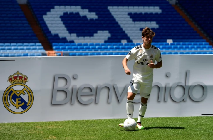 Le jeune défenseur espagnol Alvaro Odriozola lors de sa présentation officielle au Real Madrid, le 18 juillet 2018 à Bernabeu