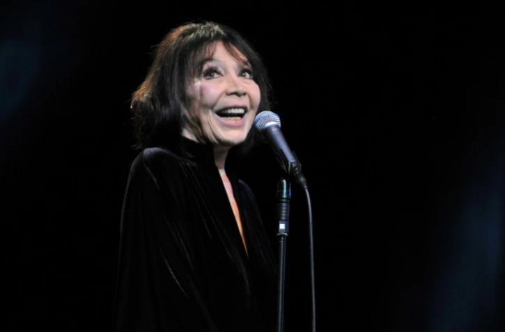 Juliette Greco sur scène lors de l'ouverture de la 39e édition du Printemps de Bourges le 24 avril 2015 à Bourges