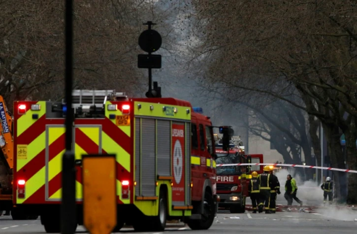 Dix camions et soixante-dix hommes ont été déployés pour tenter de maitriser les flammes sur le marché de Camden Lock prisé des touristes le week-end