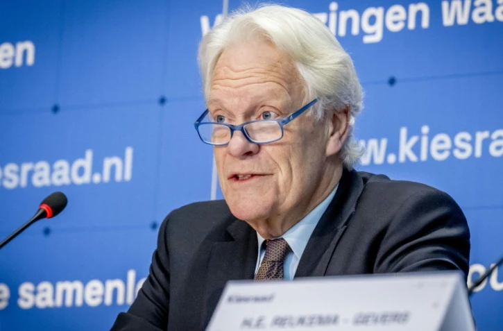 Le président du Conseil électoral, Wim Kuijken, annonce les résultats officiels des élections à la Chambre des représentants, le 1er décembre 2023 à La Haye, aux Pays-Bas