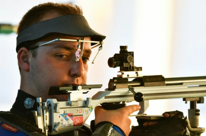 Le Français Alexis Raynaud lors des qualifications de l'épreuve de carabine 50 m 3 positions, le 14 août 2016 aux JO de Rio