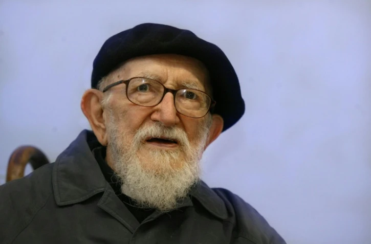 L'abbé Pierre, le 16 septembre 2002 à Saint-Omer 