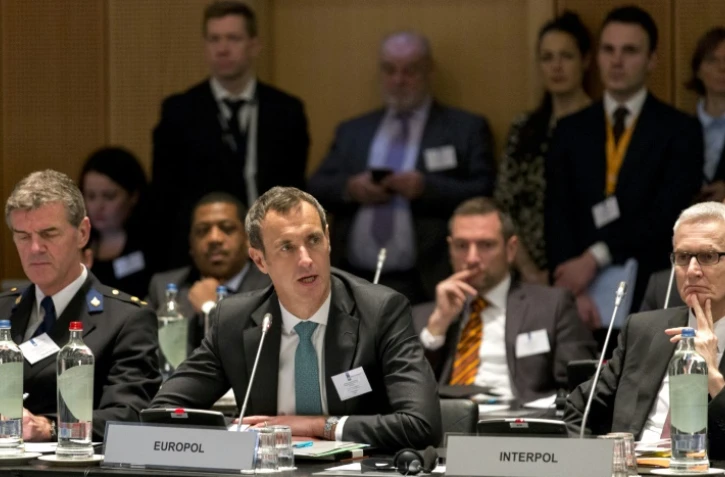 Le directeur d'Europol, Rob Wainwright (c), lors d'un forum sur le contre-terrorisme, le 11 janvier 2016 au siège d'Europol, à La Haye