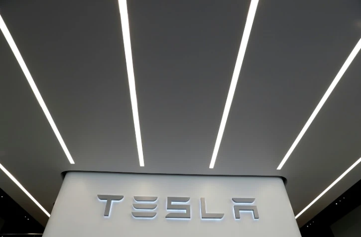 Le constructeur américain de voitures électriques Tesla a dévoilé mardi une nouvelle batterie capable pour la première fois de faire dépasser à son Model S les 600 kilomètres d'autonomie