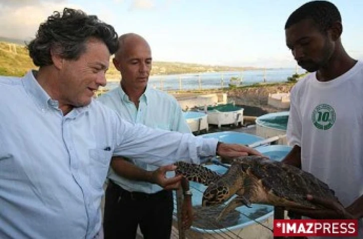 Dimanche 6 juillet 2008 - Saint-Gilles de La Réunion - Jean-Louis Borloo, ministre de l'écologie est en visite pour 48 heures dans l'île