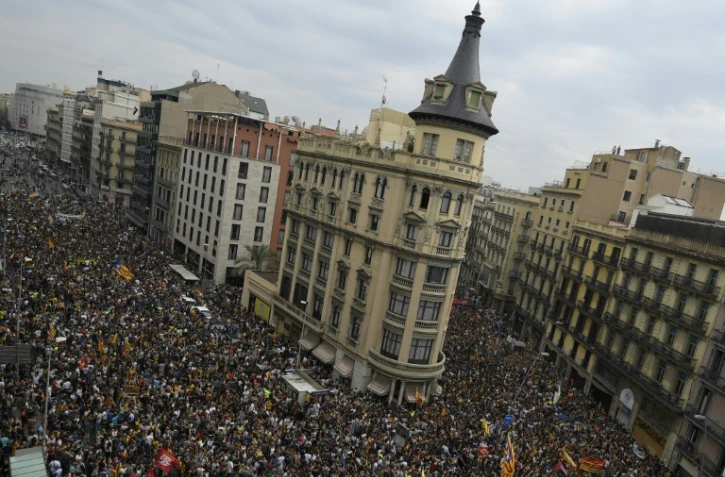Manifestation de la Place d'Espagne vers la Place de Catalogne contre le référendum d'autodétermination, le 3 octobre 2017 à Barcelone