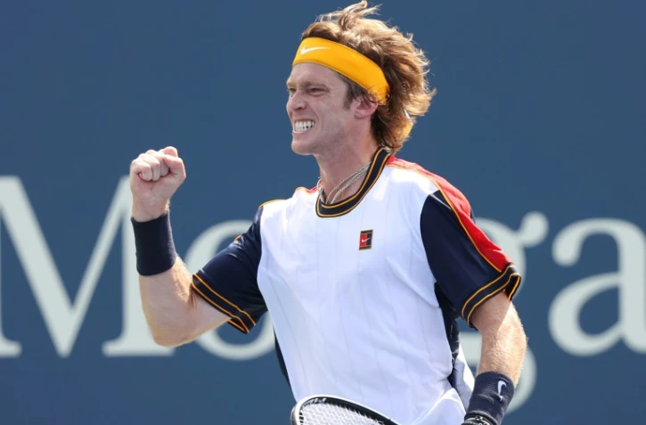 Le Russe Andrey Rublev se qualifie pour le 2e tour de l'US Open de tennis en battant le Croate Ivo Karlovic le 30 août 2021 à New York