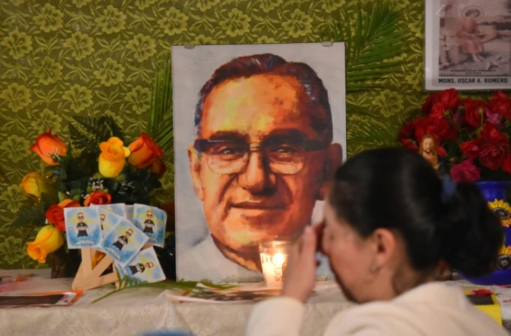 Portrait de l'archévêque Mgr Oscar Romero, dans sa ville natale de Ciudad Barrios, à 165 kms de San Salvador, le jour de sa canonisation le 14 octobre 2018