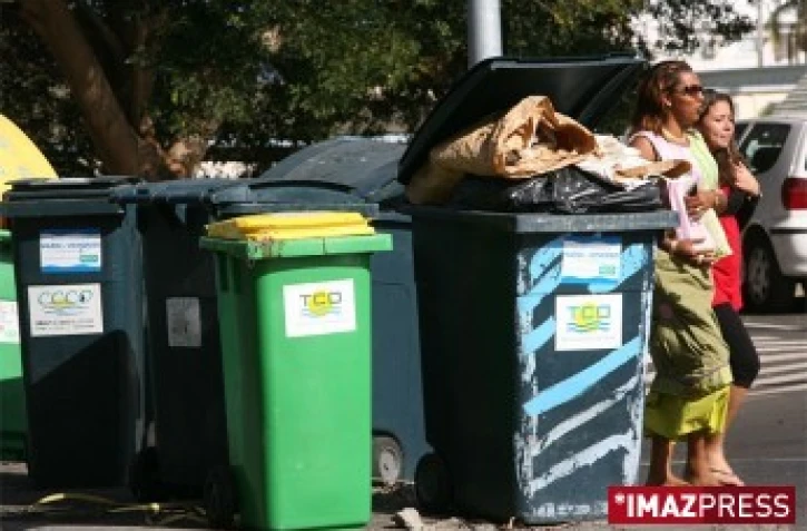 Mercredi 20 Août 2008

Ordures ménagères dans l'ouest