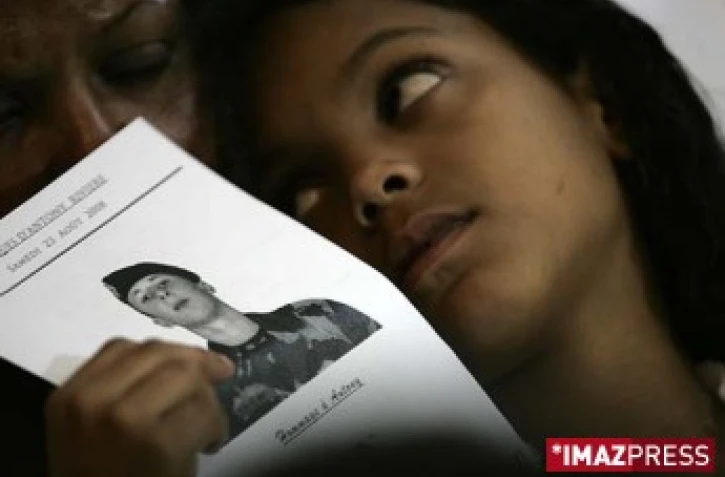 Le Tampon - samedi 23 août 2008 - 
Cérémonie d'hommage au caporal Anthony Rivière tué en Afghanistan (Archive)