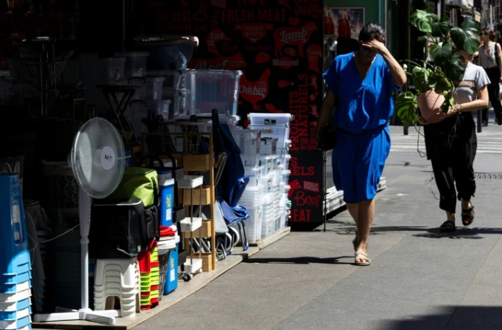 Une nouvelle vague de chaleur estivale étouffante a débuté vendredi midi avec 11 départements du sud de la France placés en vigilance orange "canicule"