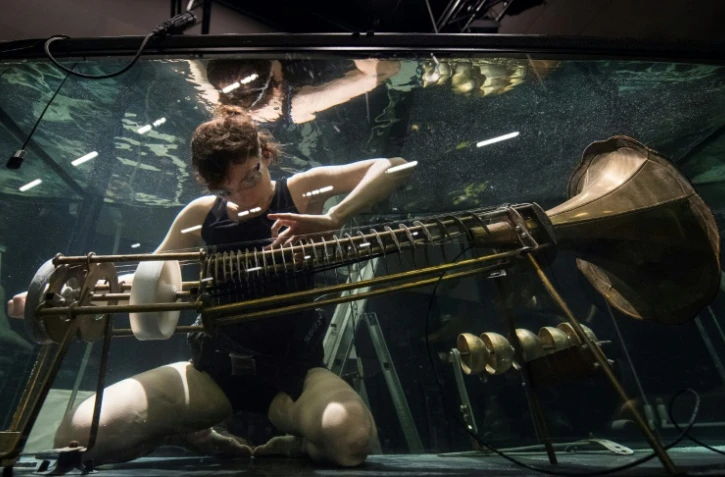 Performance en apnée dans un aquarium à Aarhus (Danemark), le 19 avril 2017