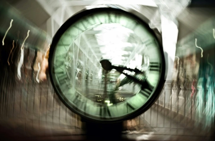Une horloge au centre commercial de la Toison d'Or à Dijon,  le 25 Mars 2010 