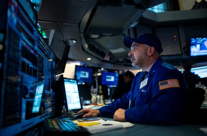 Wall street fait une pause après avoir emmené le S&P 500 à un nouveau record et après de nouvelles tensions géopolitiques