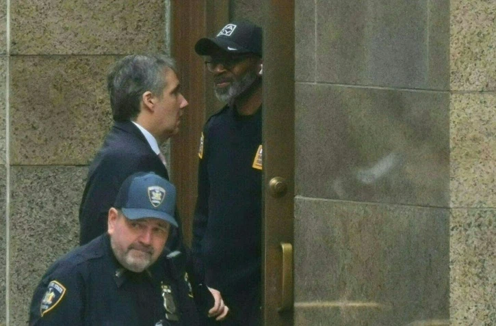 L'ancien avocat de Trump, Michael Cohen arrive au tribunal pénal de Manhattan pour le procès de l'ancien président américain Donald Trump, le 13 mai 2024 à New York