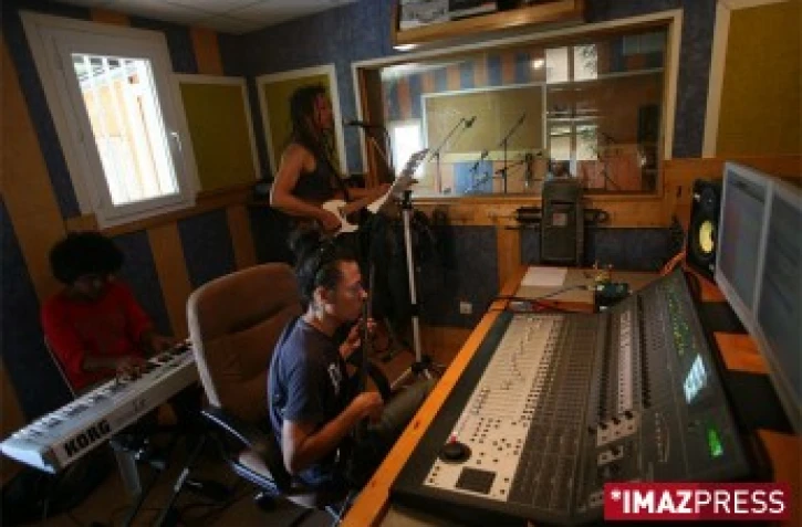Mercredi 17 Septembre 2008
Baster en studio au Tampon