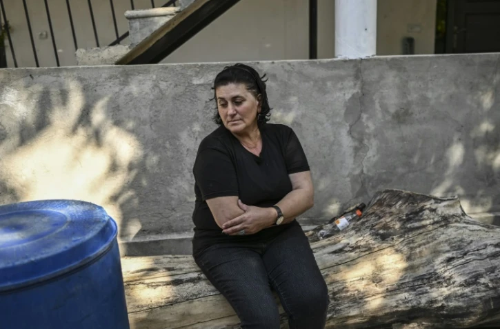 Khalida Asrian, dans la cour de la maison où elle réside, le 7 octobre 2023 à Areni, en Arménie
