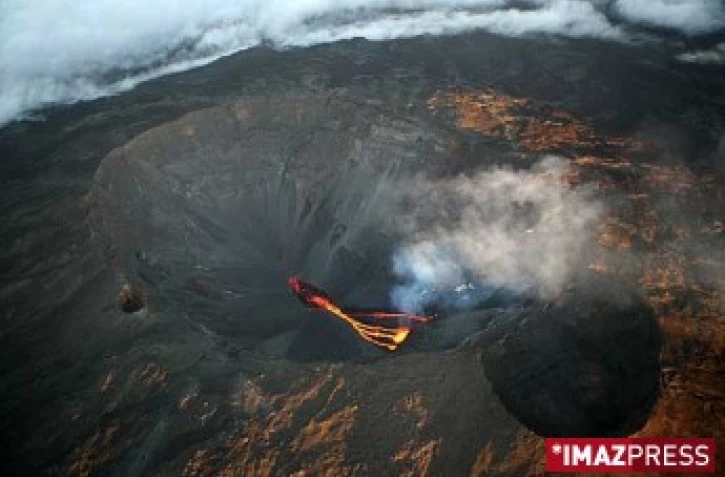 Dimanche 21 Septembre 2008

Eruption du piton de la Fournaise
