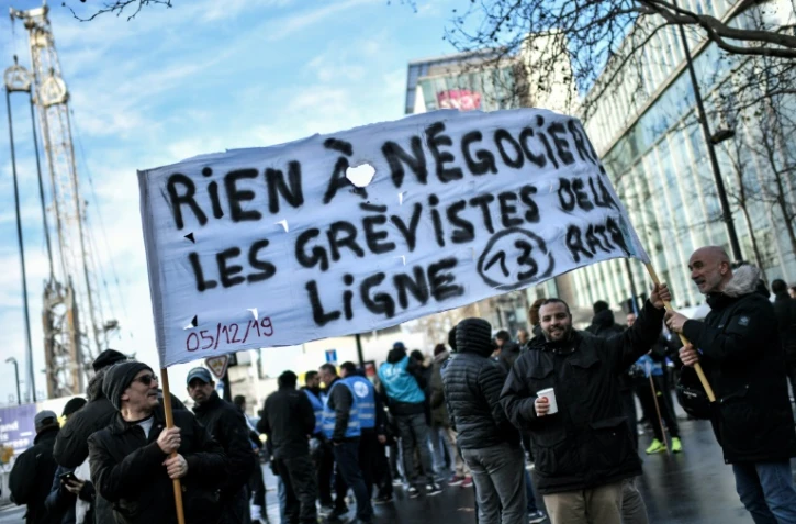 Manifestations des employés grévistes de la RATP à Saint-Denis, près de Paris, le 24 décembre 2019