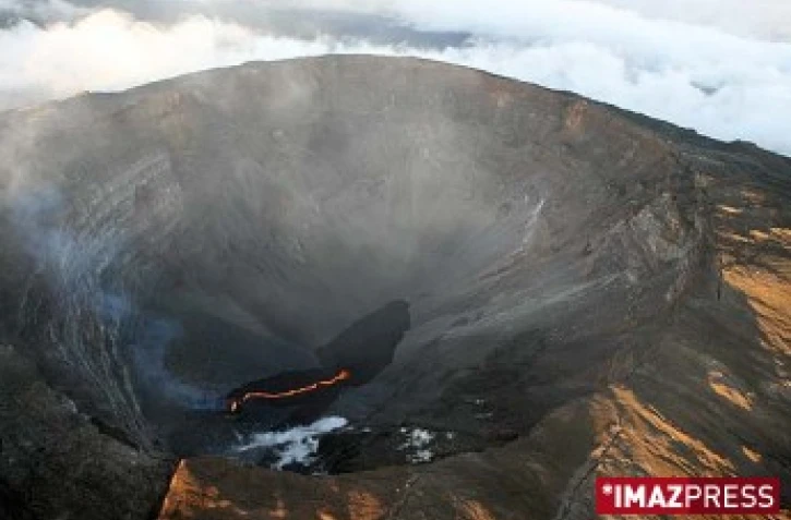 Mardi 23 Septembre 2008

Eruption du piton de la fournaise
