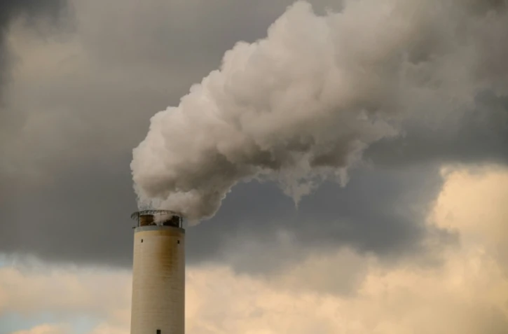 Les émissions de méthane liées aux énergies fossiles restent "à des niveaux très élevés", avertit l’Agence internationale de l’énergie, selon qui la récupération de ces rejets pourrait fournir d'énormes quantités de gaz aux marchés sous tension depuis la guerre au Moyen‑Orient