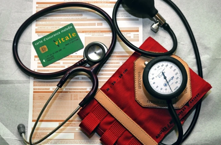 Le "reste à charge zéro" pour les soins dentaires, optiques et auditifs, baptisé "100% santé", va entrer en vigueur progressivement d'ici 2021