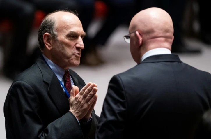 L'émissaire américain pour le Venezuela Elliott Abrams et l'ambassadeur russe aux Nations Unies Vassily Nebenzia, le 28 février au Conseil de sécurité de l'ONU, à New York
