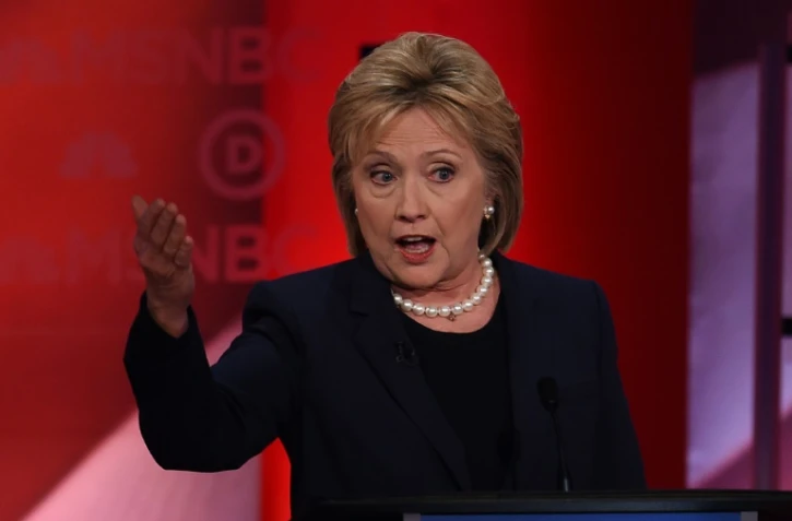 Hillary Clinton lors du débat télévisé l'opposant à son rival démocrate Bernie Sanders le 4 février 2016 à Durham dans le New Hampshire