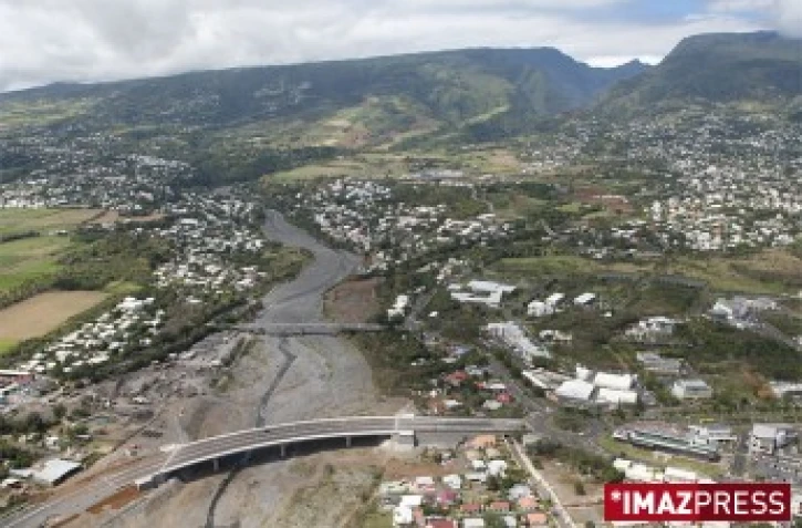 Nouveau pont de la rivière des Pluies